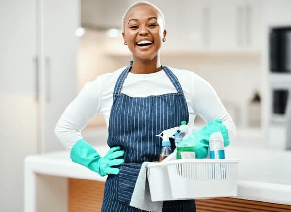 🧽 CLEANING AND HOUSEKEEPING